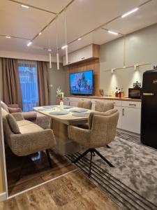 Bansko Getaway- Ski & Summer Activities , sleep 6