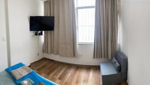 Apartamento em Copacabana Posto 5 - 200m da praia - Portaria 24h