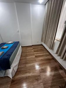 Apartamento em Copacabana Posto 5 - 200m da praia - Portaria 24h