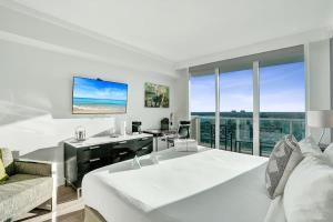 Bay and City View Studio at The Arya