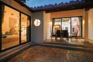 Beautiful 4 bedroom ocean view white house, steps from the beach Rawai Beach