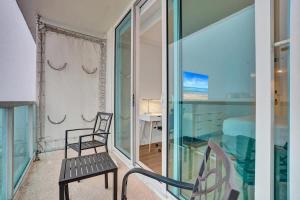 Bright Studio at The Arya City and Bay Access