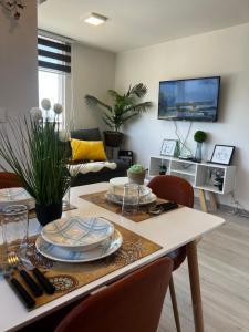 Dep al costado del hospital- cercano a safari - buena accesibilidad a carretera panamericana 5 - parking privado