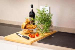 Colosseum Holidays - Marco Aurelio