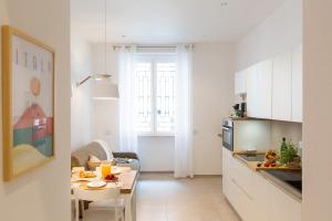 Colosseum Holidays - Marco Aurelio