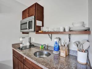 Pelican Studio Apartment in Pompano Beach