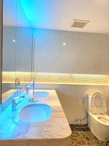 Quiet Balcony Wood Stay