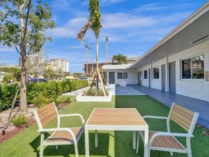 Pelican Cove Studio Apt in Pompano Beach