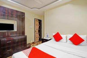 Hotel O New Aamaze Inn Near Acropolis Mall