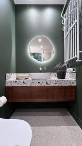 Emerald Art Maison - Self Check-in Boutique Apartment