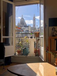 Montmartre romantic room