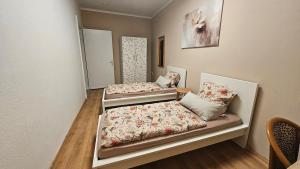 City-Apartment I 85m2 I 2 Schlafzimmer l 5 Betten I Parkplatz frei I WLAN