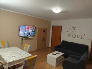 Apartment in family house Linda