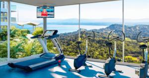 Panoramic ocean view condo-pools-gym-fast internet