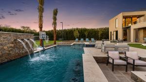 Scottsdale escape with luxury & endless amenities