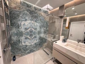 New LUX Best in the Town