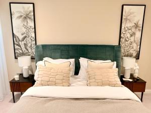 Luxury & Spacious 2-Bedroom Duplex in Angel