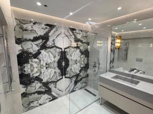 Brand New Premium Center 7star 4bedroom