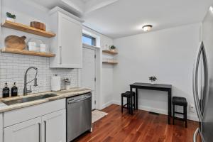 Spacious Trendy 4BR Urban Retreat, Best Location in City