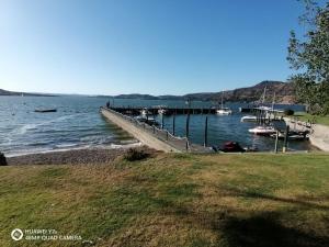 Casa 14 personas, condominio, lago Rapel