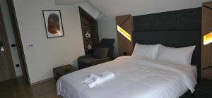 Bor 007 Tara, Kaluđerske bare