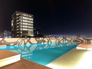 Sky Loft Cozy Modern Loft Above the City