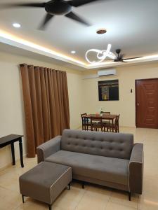 Homestay Cik Ana Sikamat