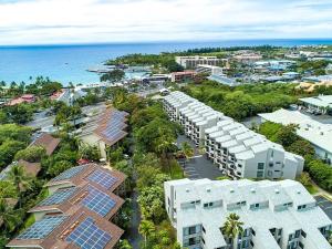Kona Retreat • Ocean View, Pool & Walk to Beach