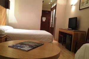 Triple Room room in Silken Ordesa