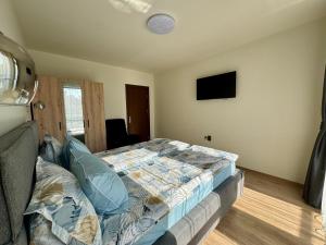 The Golden spot Modern Central Apartment with Garage and Balcony, Quiet Location