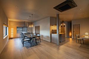 KOS Restaurant & Hotel