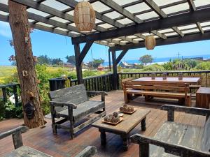 Amplia casa frente al mar, camino a Punta de Lobos