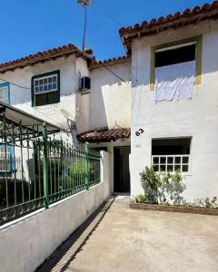 Casa completa Av Roberto da Silveira