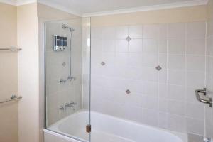 Coastal Breeze Studio- Steps from CBD,Stadium&Ferry Townsville