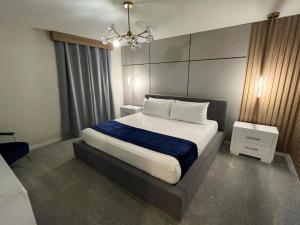 5 Bedrooms 55 Bathrooms Windsor Cay 16163Cc