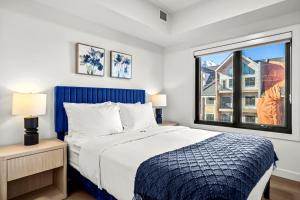 3BR Rockies Have Sleeps 8 with Hot Tub Pool and Mtn Views