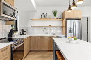 3BR Rockies Have Sleeps 8 with Hot Tub Pool and Mtn Views