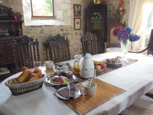 B&B / Chambres d'hotes Prieure St Pierre de La Luthumiere : photos des chambres