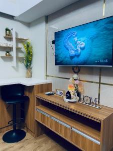 Amani Grand Resort Residences Pool Netflix Gym near Airport