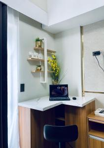 Amani Grand Resort Residences Pool Netflix Gym near Airport