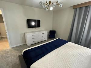 5 Bedrooms 55 Bathrooms Windsor Cay 16163Cc