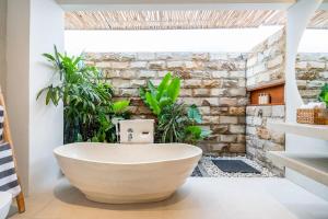 Sukhira - 4Bedroom Villa Private Pool in Kerobokan