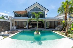 Sukhira - 4Bedroom Villa Private Pool in Kerobokan