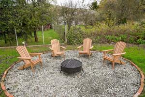 Holiday Home with Hot Tub in Somoskoujfalu 55027