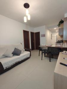 Apartamento Premium Recém-Reformado próximo a Praia