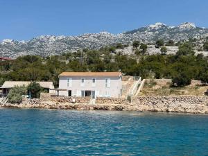 Holiday Home Beachfront in Lukovo Sugarje 54941