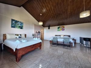 Mountain & sunset view Villa, Monteverde