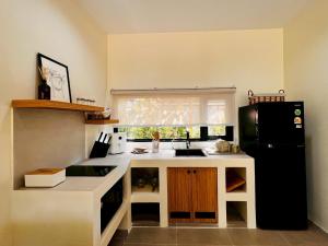 Casa Celesta - New 2BR Villa with Full Kitchen, 55" Smart TV, Working Desk, Hammock & Garden Seating