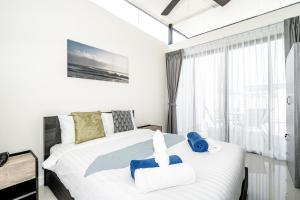 Laguna Cozy 3 bedroom town house 800m to beach