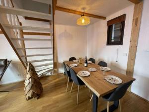 Duplex 6 pers. Val Thorens, vue ouest, pied des pistes - FR-1-637-99